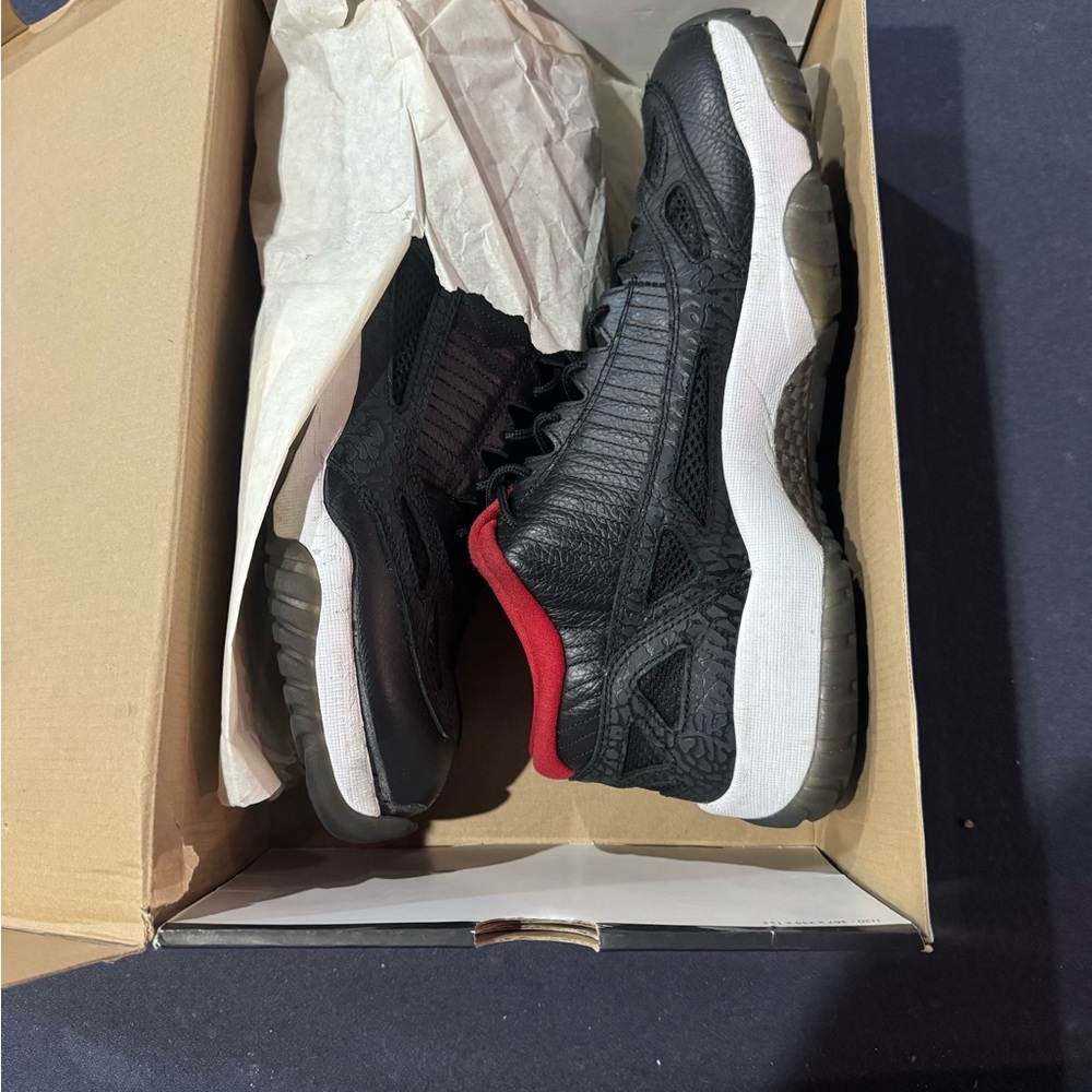 Jordan 11 low IE 2011